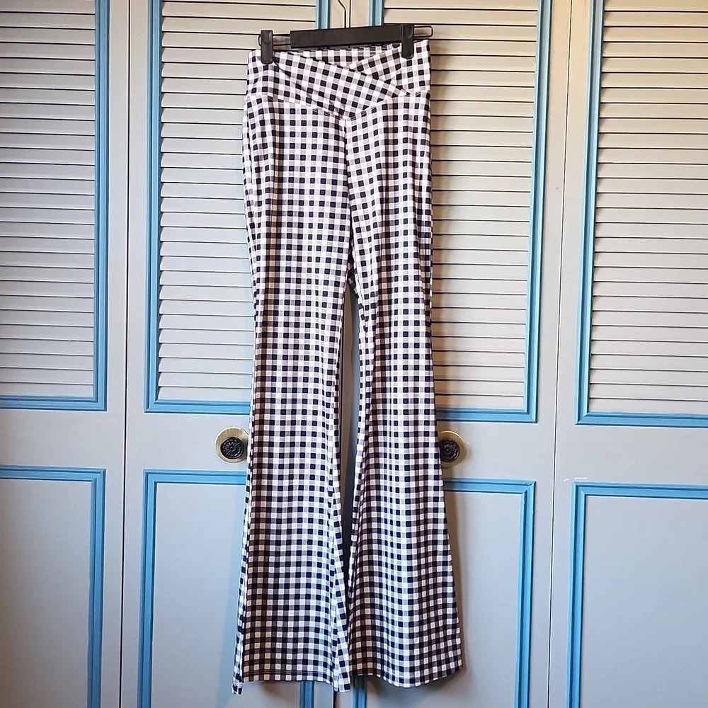 Final Price Black & White Flared Leggings